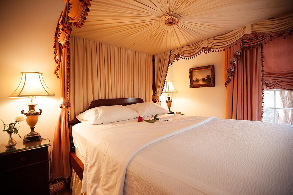 Monmouth Historic Inn Натчез Номер фото