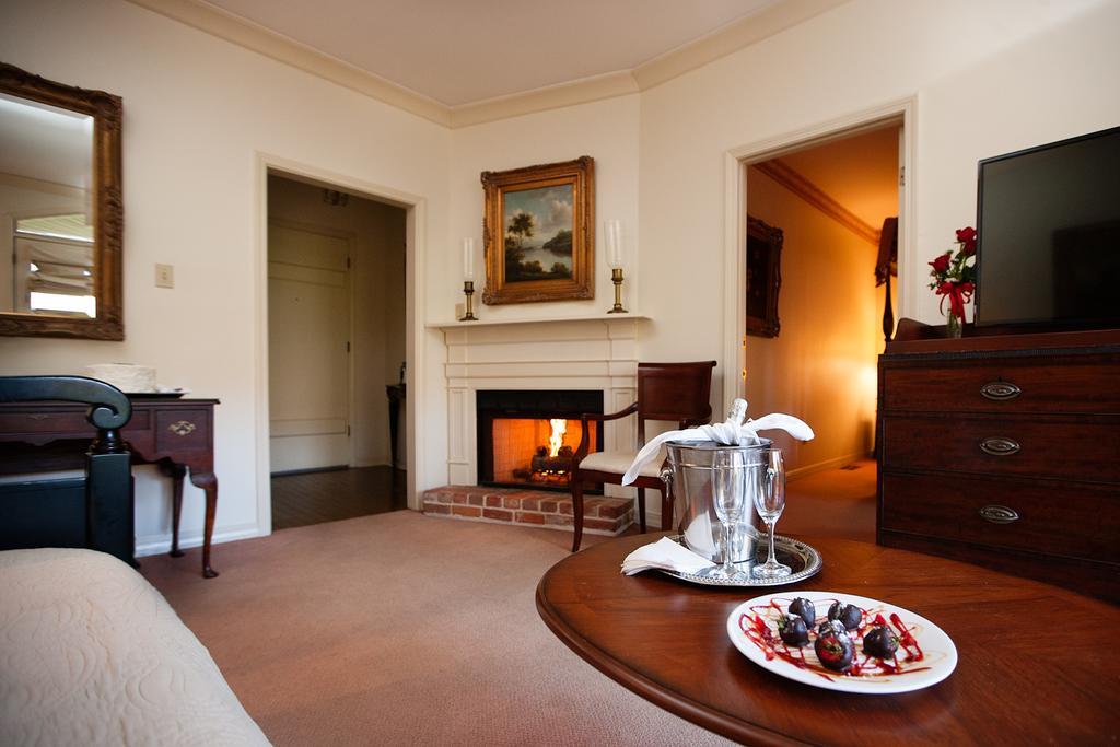 Monmouth Historic Inn Натчез Номер фото