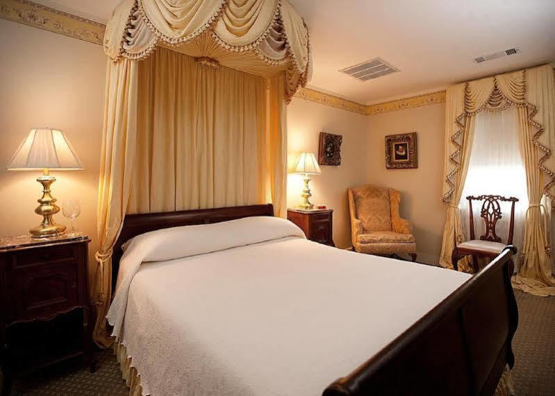 Monmouth Historic Inn Натчез Екстер'єр фото