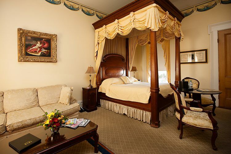 Monmouth Historic Inn Натчез Екстер'єр фото