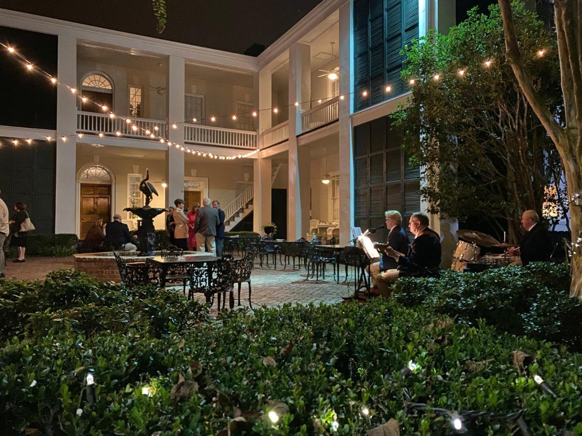 Monmouth Historic Inn Натчез Екстер'єр фото